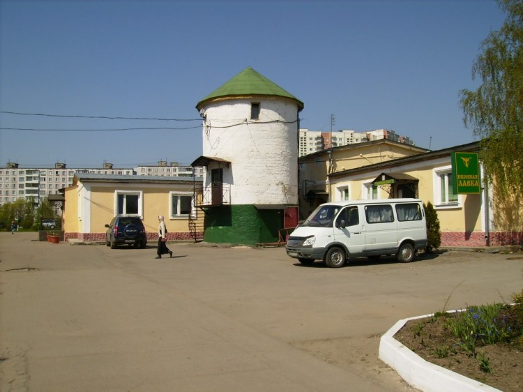 Парковка ясенево. Петропавловский храм Ясенево.