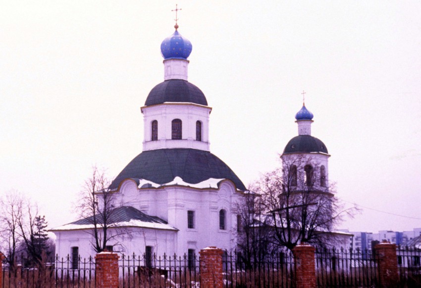 Ясенево. Церковь Петра и Павла. фасады