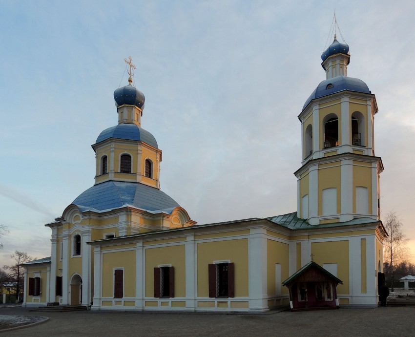 Ясенево. Церковь Петра и Павла. фасады