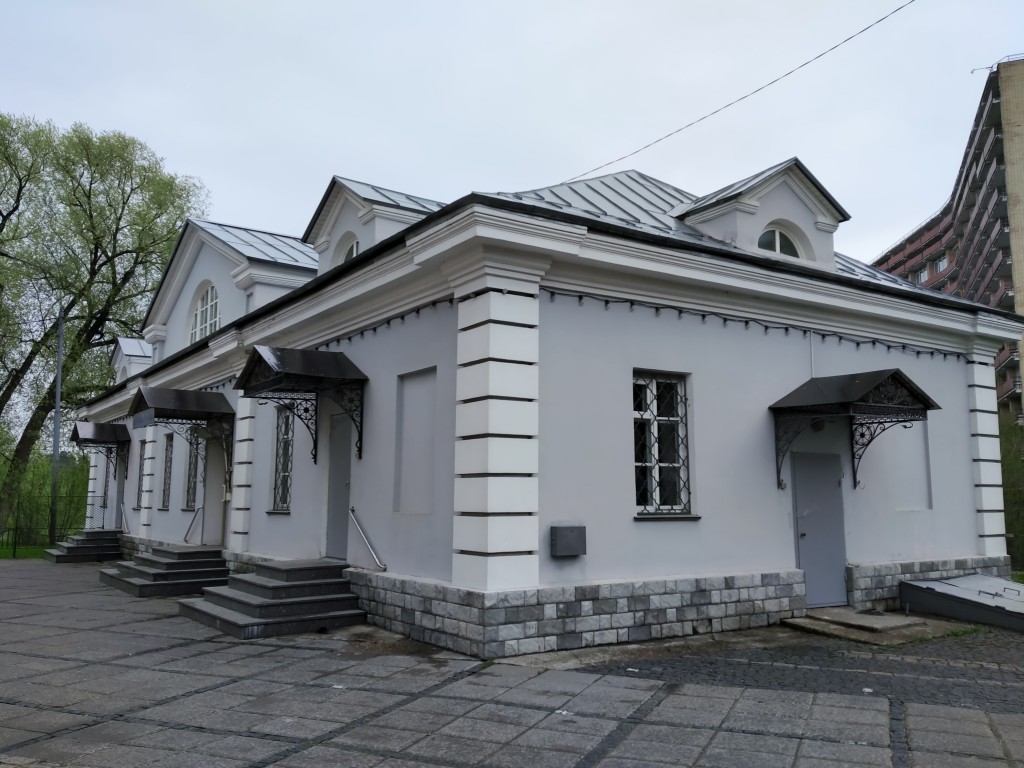 Церковь Космы и Дамиана в Космодемьянском, Левобережный (Северный административный округ (САО), г. Москва). дополнительная информация, служебная постройка при храме