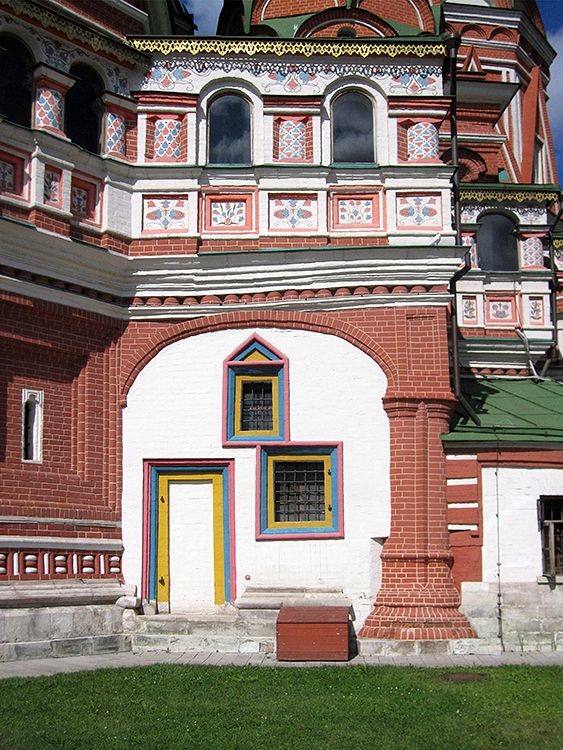 Собор Покрова Пресвятой Богородицы на Рву, Тверской (Центральный административный округ (ЦАО), г. Москва). архитектурные детали, Южный фасад собора.