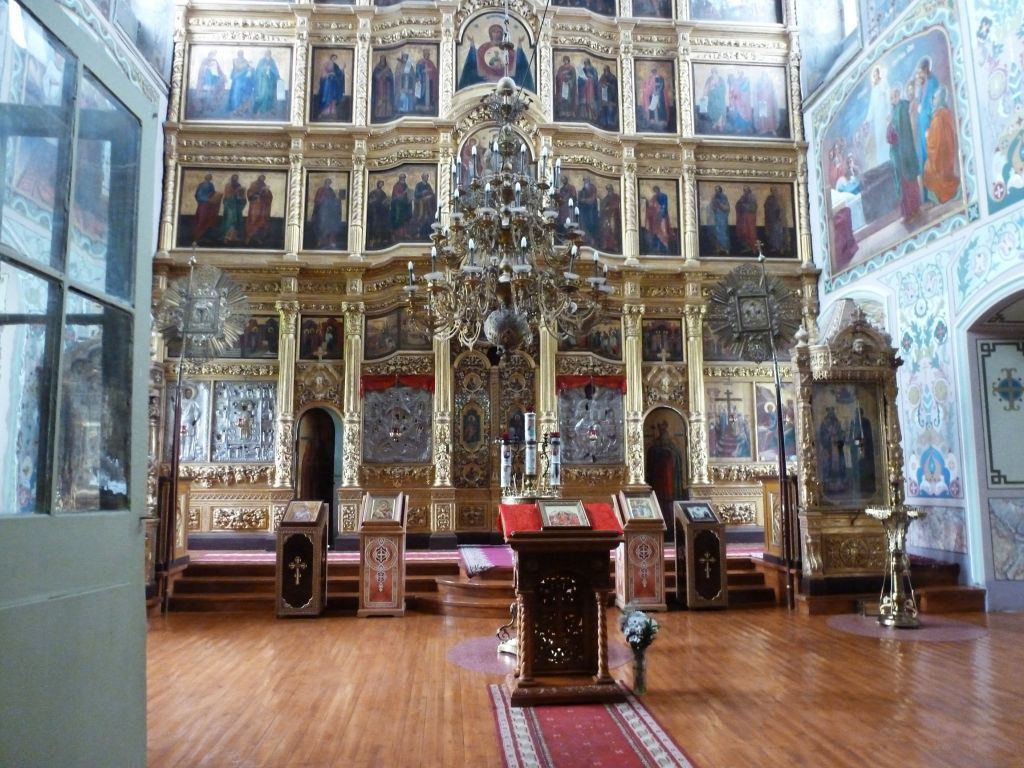 Церковь Воздвижения Креста Господня, Свердлово (Конаковский район, Тверская область). интерьер и убранство, Центральный придел Воздвиженья Креста Господня
