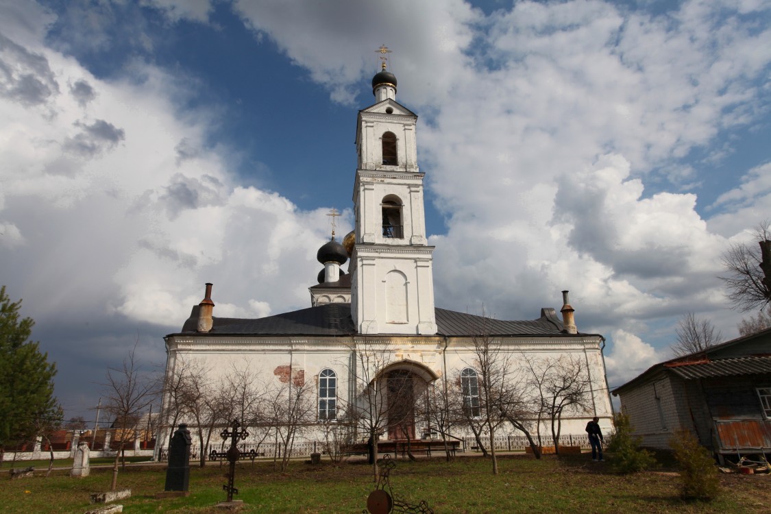 Свердлово. Церковь Воздвижения Креста Господня. фасады