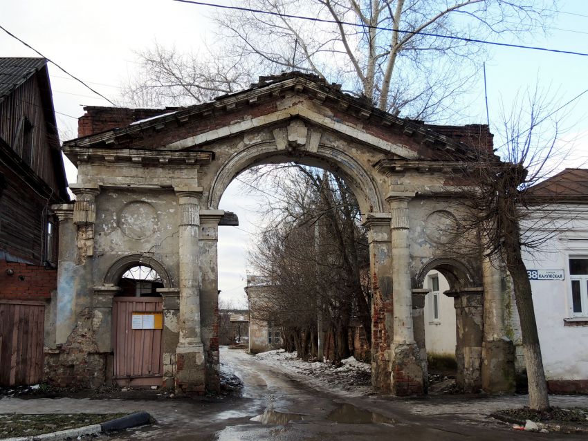 Распятский монастырь, Серпухов (Серпуховский городской округ и гг. Протвино, Пущино, Московская область). дополнительная информация, Восточные ворота