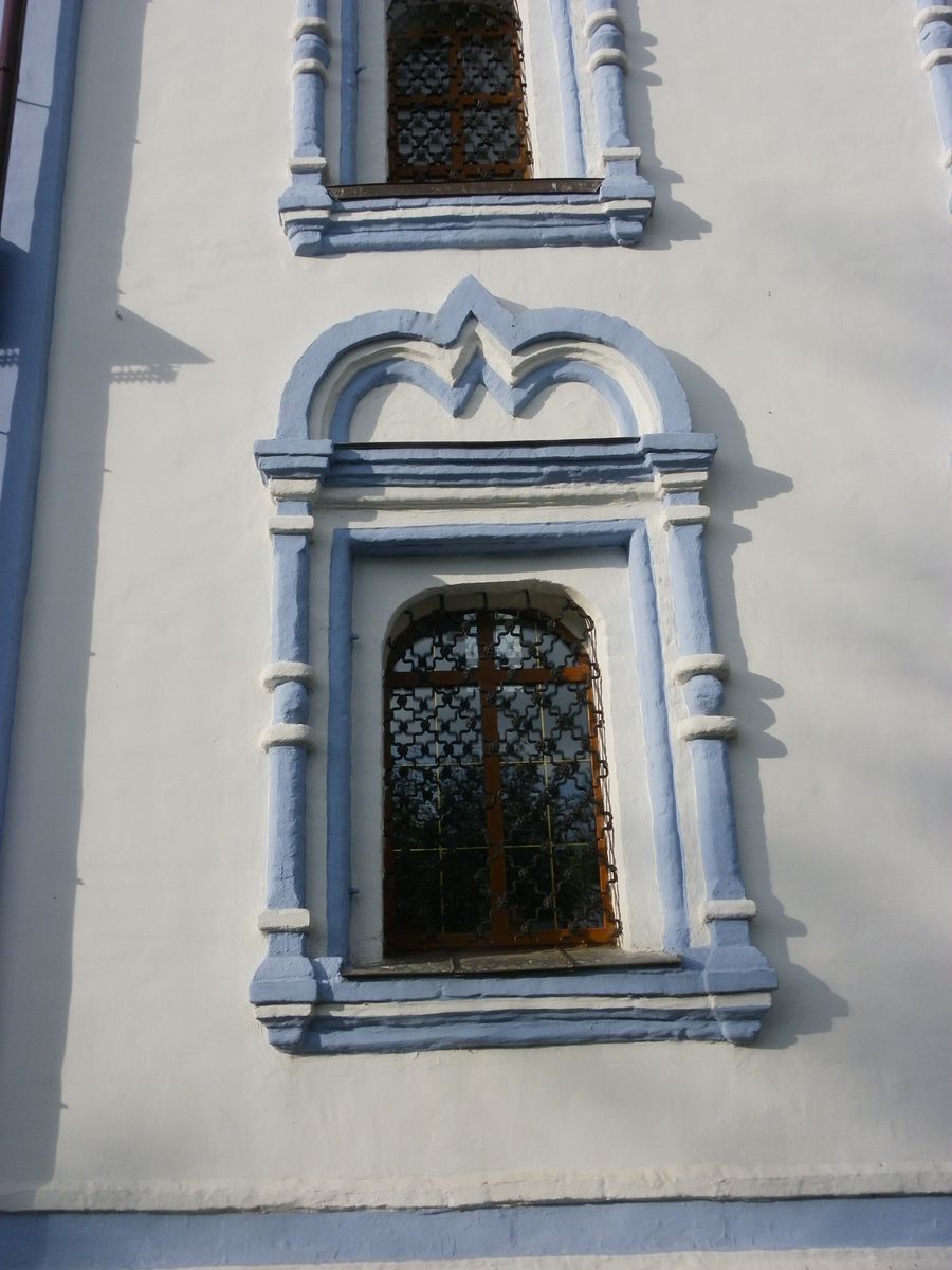 Наличник, архитектурные детали. Церковь иконы Божией Матери "Знамение", Суздаль (Суздальский район, Владимирская область)