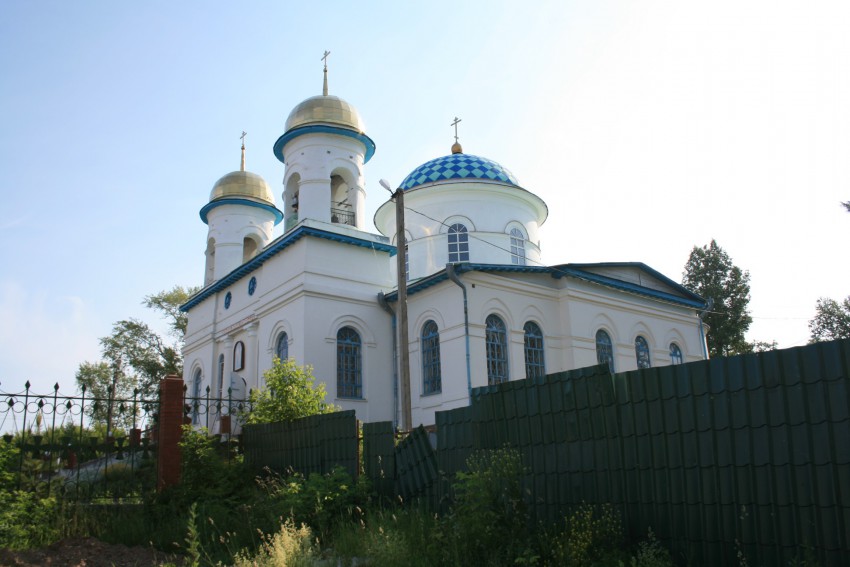 Полазна. Церковь Троицы Живоначальной. фасады