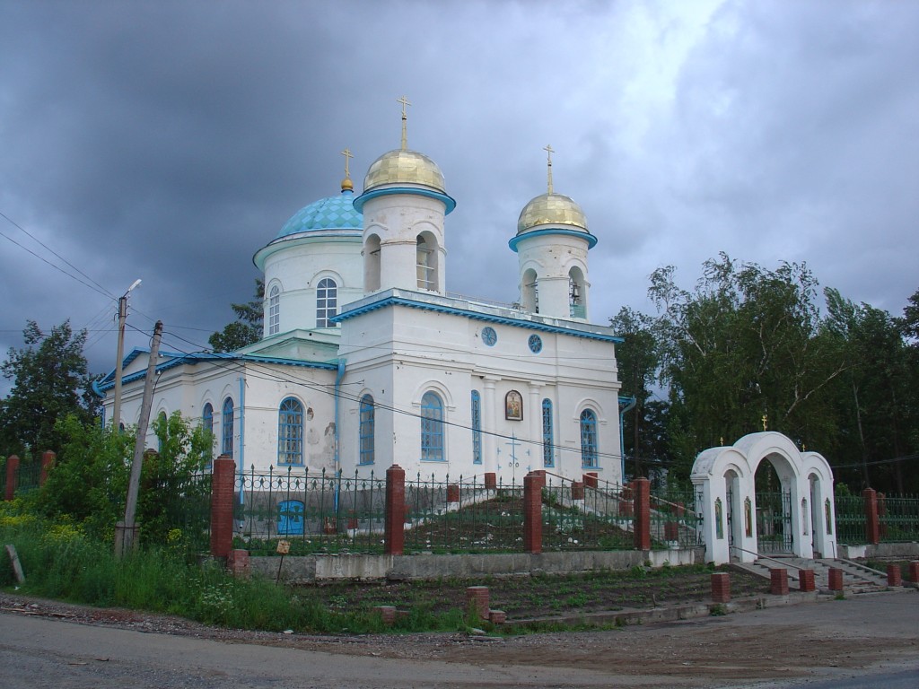 Церковь Троицы Живоначальной, Полазна (Добрянка, город, Пермский край). фасады