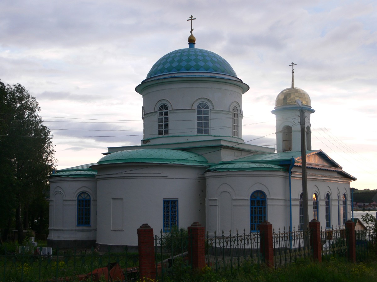 Полазна. Церковь Троицы Живоначальной. фасады