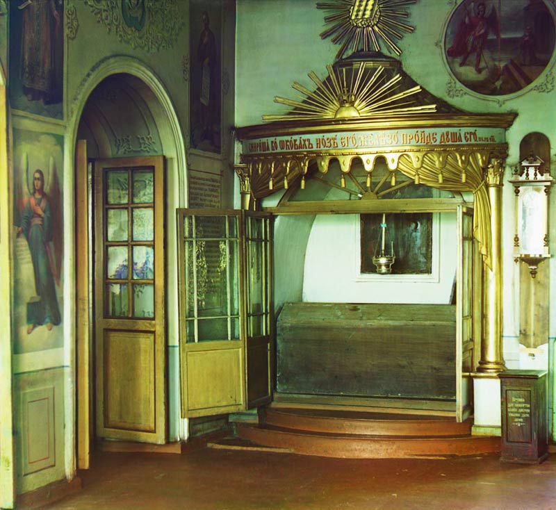 Церковь Богоявления Господня, Ныроб (Чердынский район, Пермский край). архивная фотография, Гробница боярина Михаила Никитича Романова в с. Ныроб в зимнем соборе. Фотография С.М.Прокудина-Горского, не ранее 1912. 
http://ps-spb2008.narod.ru/ur_nyrob2.htm . Оригинал:
http://cdn.loc.gov/service/pnp/prokc/20600/20673v.jpg