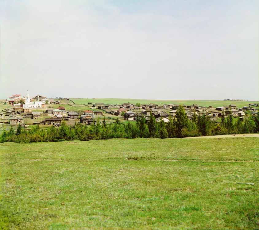Церковь Рождества Христова, Искор (Чердынский район, Пермский край). архивная фотография, http://ps-spb2008.narod.ru/ur_to_cherdyn.htm (село Искор по пути из Чердыни в с. Ныроб в 10 в. от с. Ныроб. Не ранее 1912) - Цветные фотографии С.М.Прокудина-Горского