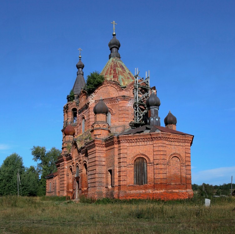 Камгорт. Церковь Введения во храм Пресвятой Богородицы. фасады