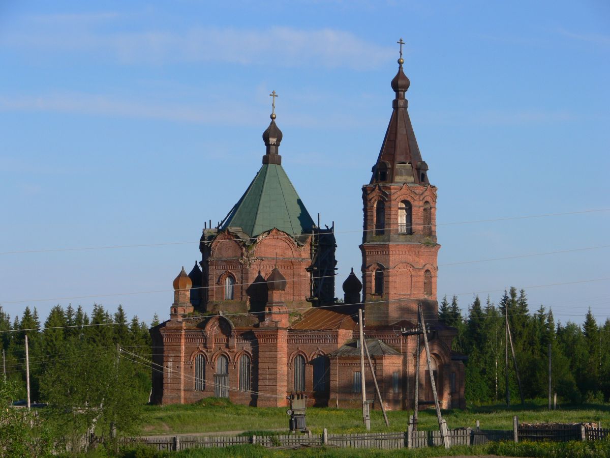 Камгорт. Церковь Введения во храм Пресвятой Богородицы. фасады