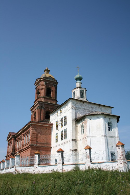 Вильгорт. Церковь Троицы Живоначальной. фасады