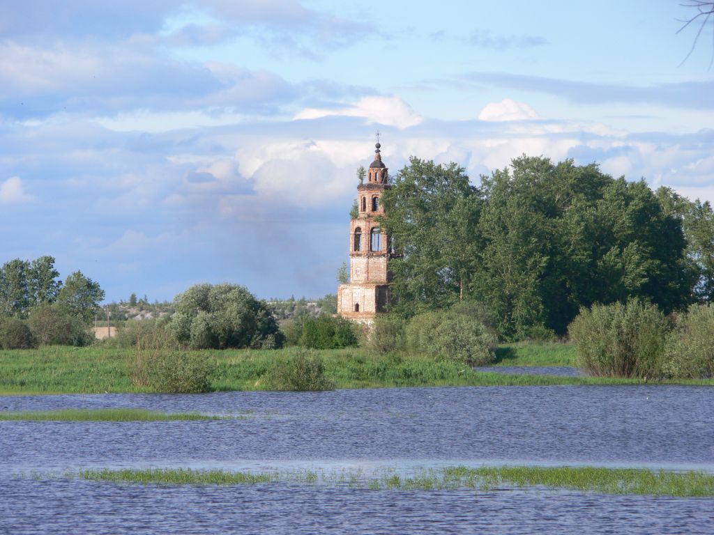 Церковь Владимирской иконы Божией Матери, Усолье (Усольский район, Пермский край). общий вид в ландшафте