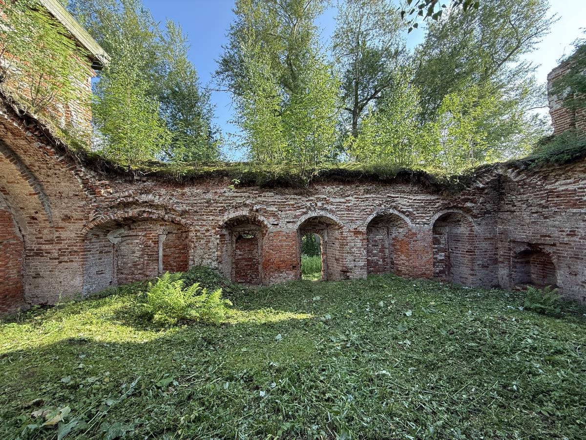 Церковь Владимирской иконы Божией Матери, Усолье (Усольский район, Пермский край). интерьер и убранство, Южная стена трапезной