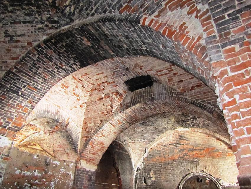 Церковь Преображения Господня, Пыскор (Усольский район, Пермский край). интерьер и убранство, арки и своды трапезной, северная сторона