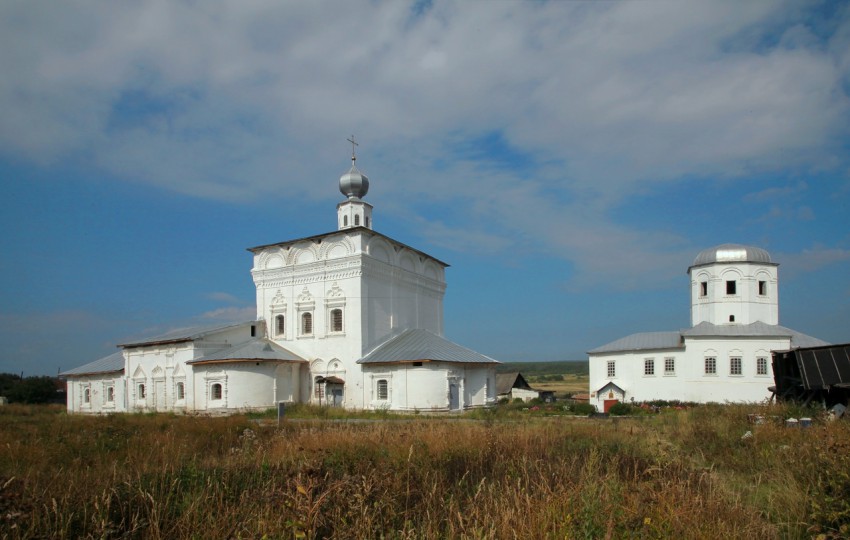 Соликамск. Вознесенский Троицкий монастырь. общий вид в ландшафте