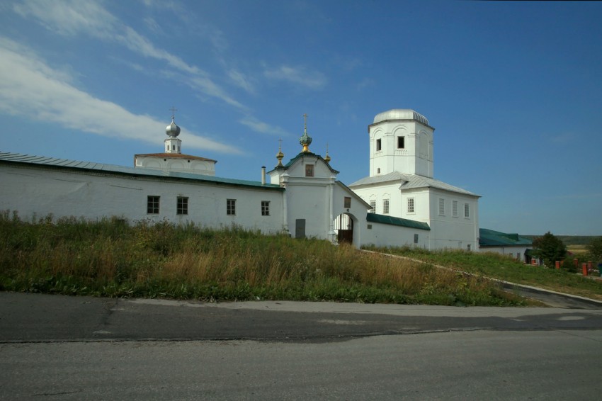 Соликамск. Вознесенский Троицкий монастырь. фасады