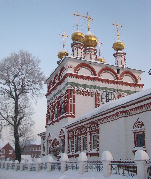 Соликамск. Церковь Богоявления Господня. фасады, После гламурной реставрации