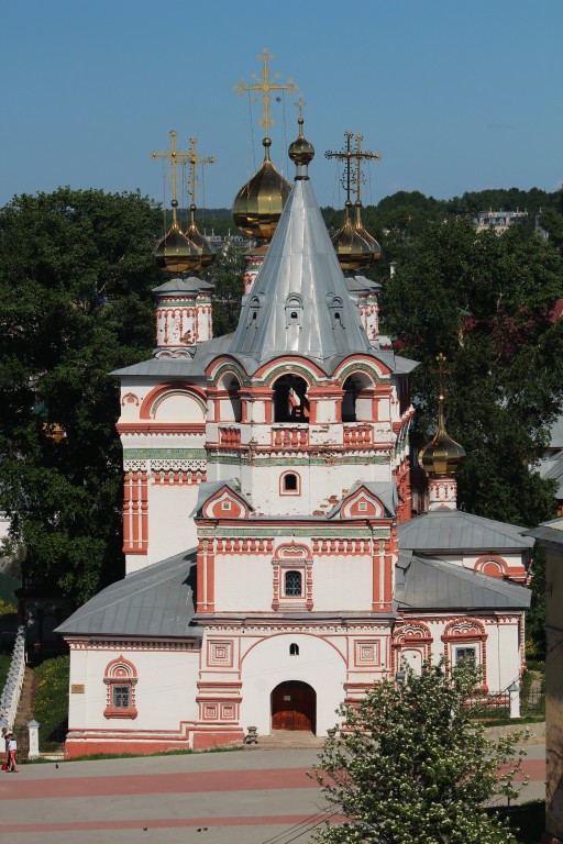 Соликамск. Церковь Богоявления Господня. фасады, Фото сос смотровой площадки Соборной колокольни