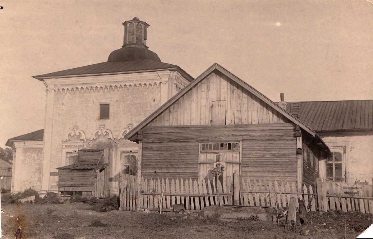 Церковь Жён-мироносиц, Соликамск (Соликамский район и г. Соликамск, Пермский край). архивная фотография, Фотография храма, датированная 1954-м годом.