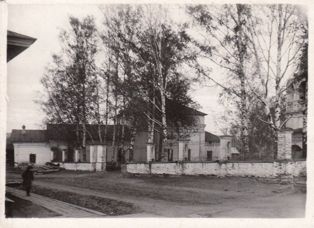 Соликамск. Церковь Введения во храм Пресвятой Богородицы. архивная фотография, Введенский храм, г. Соликамск, 1940 год.