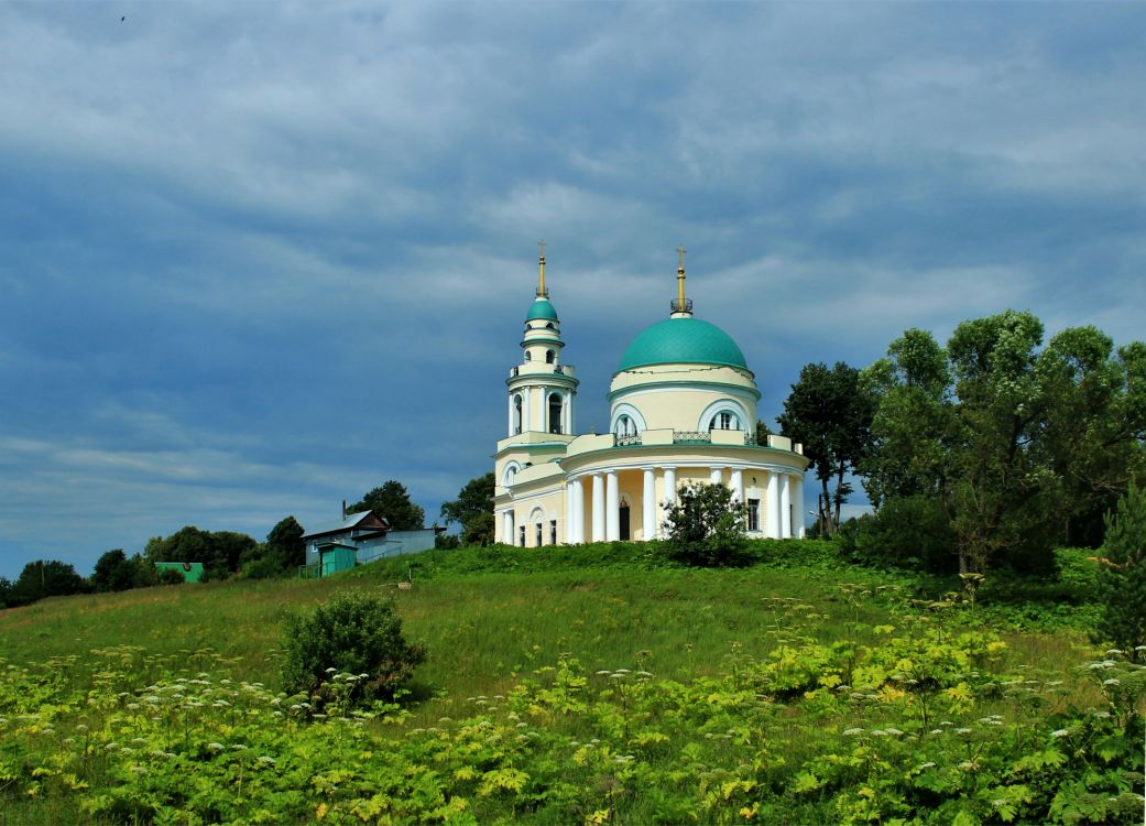 Архангельское. Церковь Михаила Архангела. общий вид в ландшафте