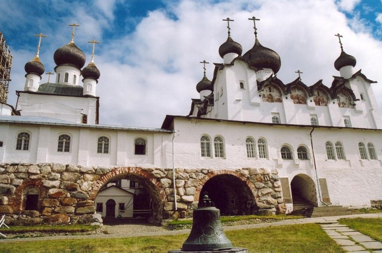 Соловецкий. Спасо-Преображенский Соловецкий монастырь. фасады