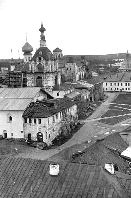 Соловецкий. Спасо-Преображенский Соловецкий монастырь. архивная фотография, Снято с Корожной (Сторожевой) башни Соловецкого монастыря. 