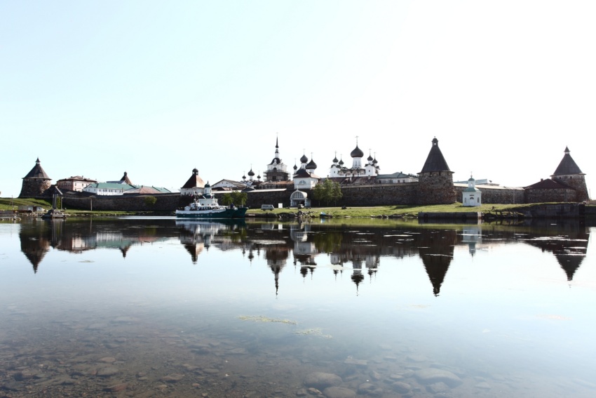 Спасо-Преображенский Соловецкий монастырь, Соловецкий (Соловецкий район, Архангельская область). общий вид в ландшафте, Общий вид