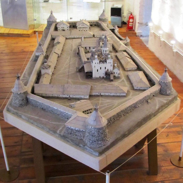 Спасо-Преображенский Соловецкий монастырь, Соловецкий (Соловецкий район, Архангельская область). дополнительная информация, макет кремля из музейной экспозиции, отражено состояние на 17-18 век (первая половина)