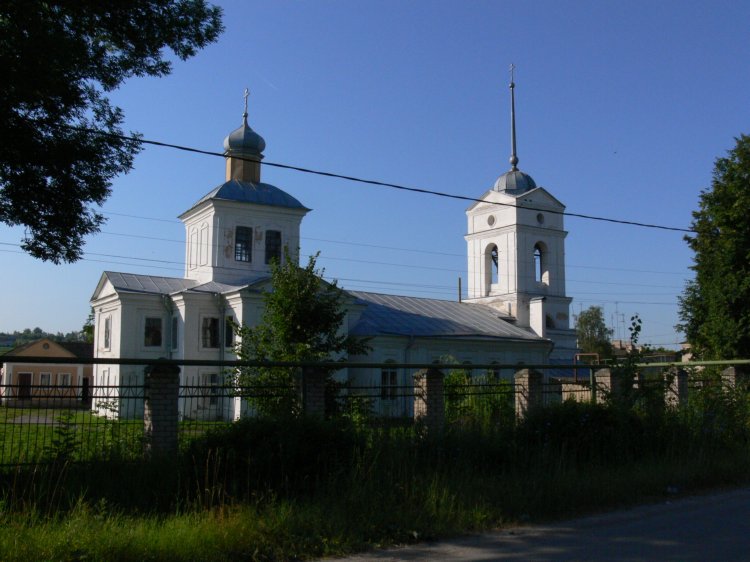 Церковь Введения во храм Пресвятой Богородицы, Болхов (Болховский район, Орловская область). общий вид в ландшафте