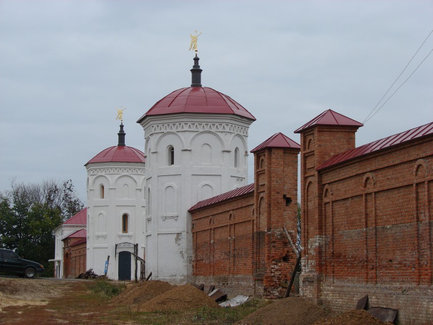 Болхов. Троицкий Рождества Богородицы Оптин монастырь. фасады