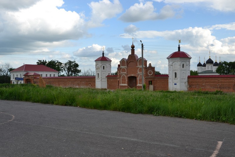 Болхов. Троицкий Рождества Богородицы Оптин монастырь. фасады