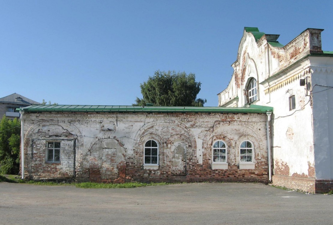 Кунгур. Церковь Успения Пресвятой Богородицы. архитектурные детали, Галерея, ранее соединяющая колокольню с трапезной (1863-1871 гг)