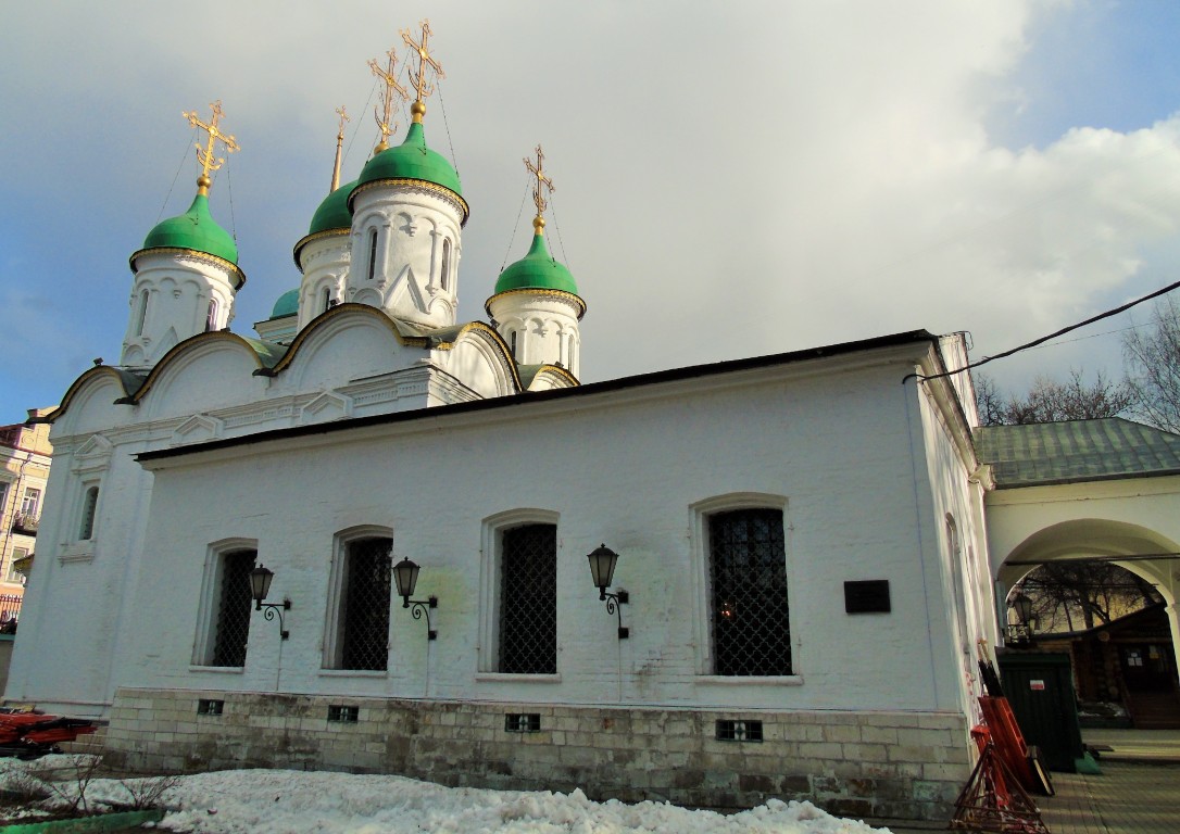 Мещанский. Церковь Троицы Живоначальной в Листах. фасады