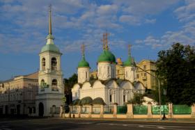 Москва. Церковь Троицы Живоначальной в Листах