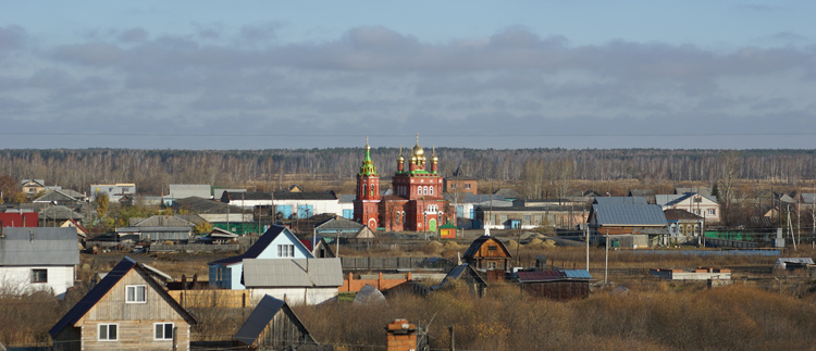 Церковь Николая Чудотворца, Кулаково (Тюменский район, Тюменская область). общий вид в ландшафте, Церковь очень хорошо видно с Ирбитского тракта