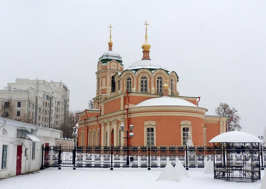 Тюмень. Богородично-Рождественский Ильинский женский монастырь. Церковь Илии Пророка. фасады, Вид с закрытой территории.