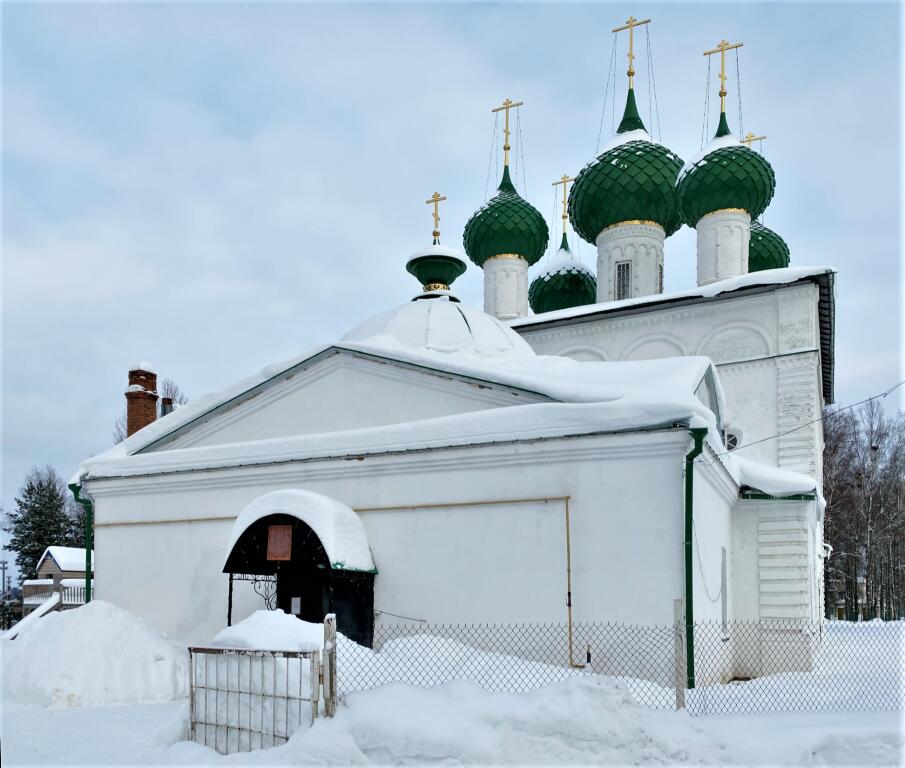Собор Троицы Живоначальной, Пошехонье (Пошехонский район, Ярославская область). фасады, Паперть