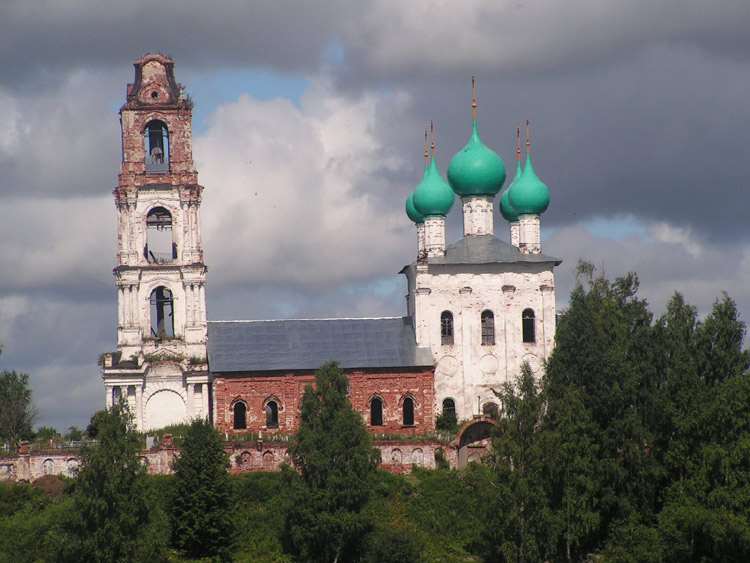 Диево-Городище. Церковь Троицы Живоначальной. фасады