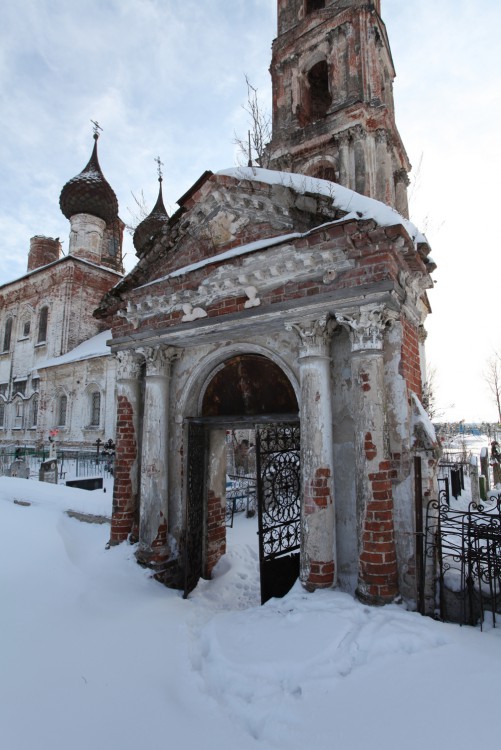 Церковь Спаса Нерукотворного Образа, Рыбницы (Некрасовский район, Ярославская область). архитектурные детали