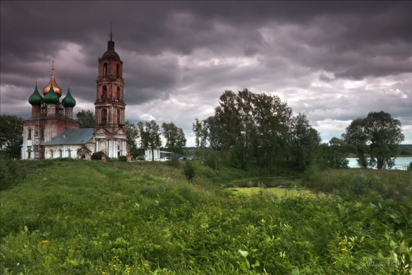 Рыбницы. Церковь Спаса Нерукотворного Образа. художественные фотографии