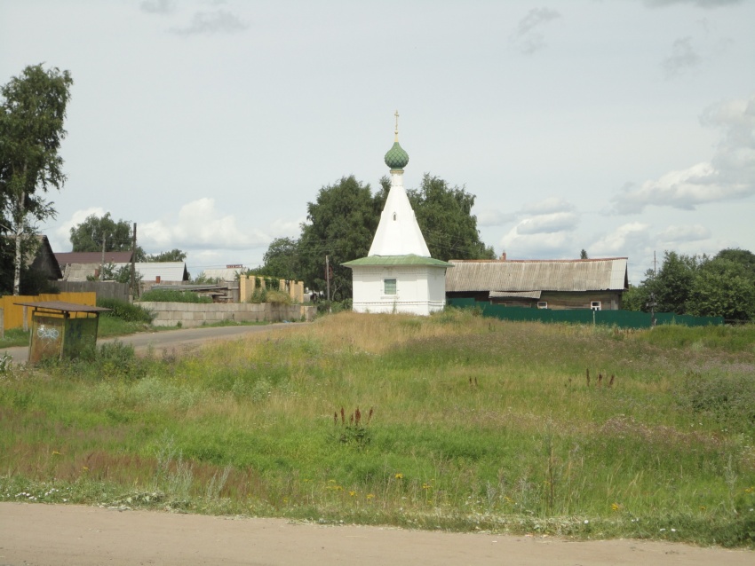 Часовня Креста Господня на Святом озере, Некрасово (Костромской район, Костромская область). общий вид в ландшафте
