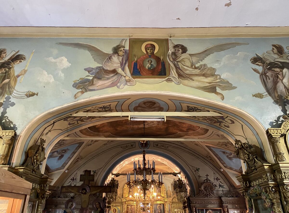 Церковь Покрова Пресвятой Богородицы, Шунга (Костромской район, Костромская область). интерьер и убранство, Своды зимнего храма, вид из притвора