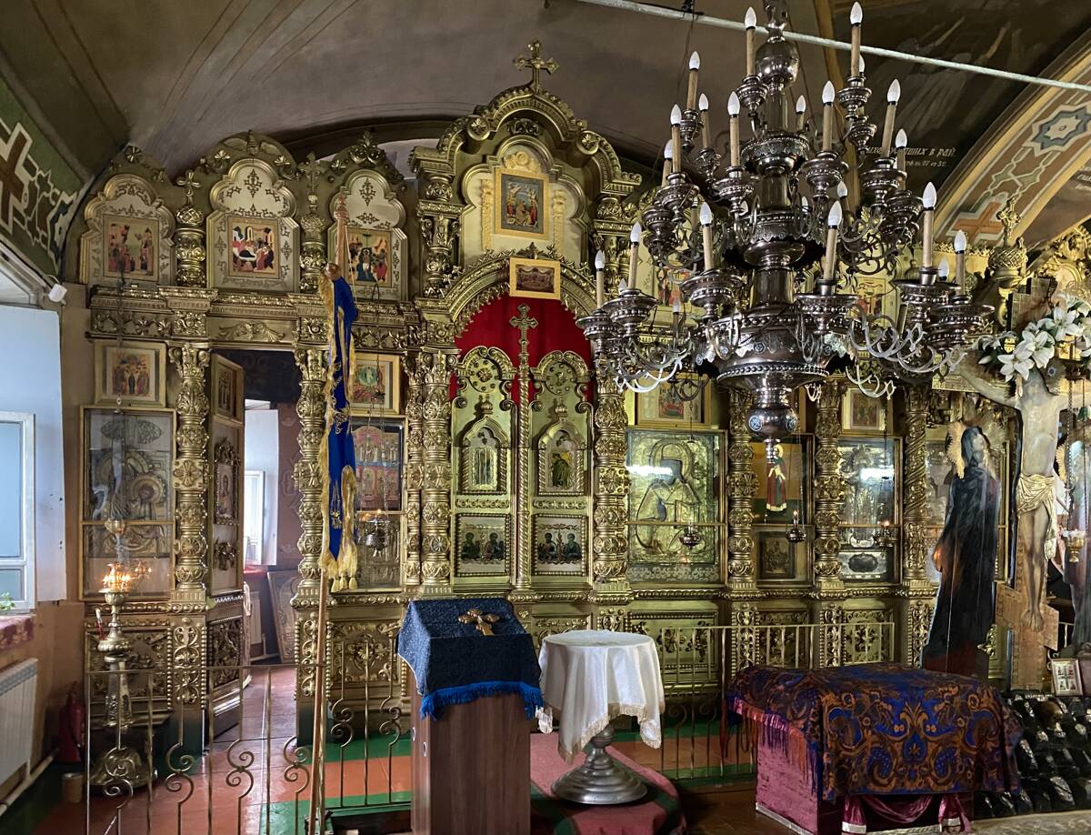 Церковь Николая Чудотворца, Саметь (Костромской район, Костромская область). интерьер и убранство, Левый придельный иконостас в трапезной