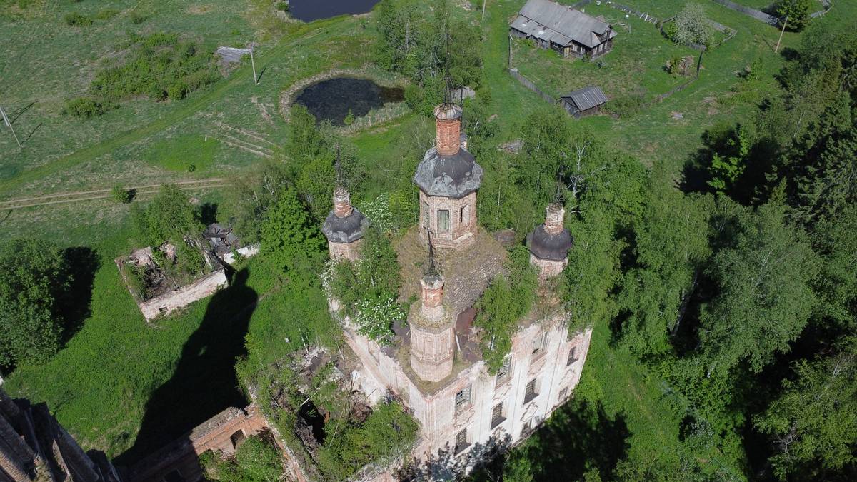 фасады. Церковь Троицы Живоначальной, Зашугомье (Солигаличский район, Костромская область)