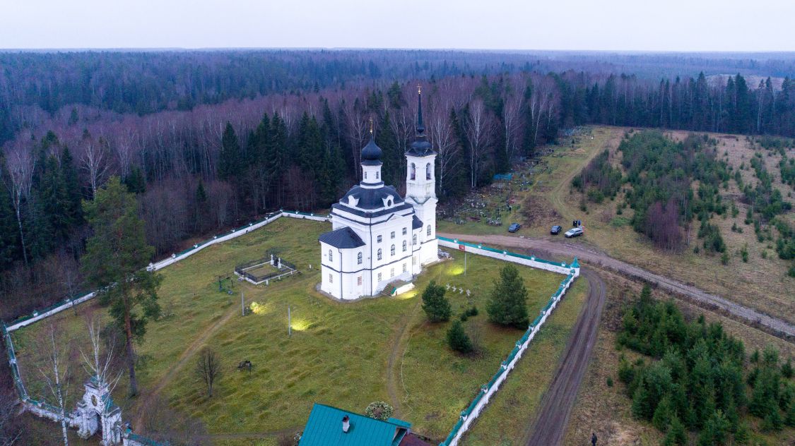 Николо-Бережки. Церковь Николая Чудотворца. общий вид в ландшафте