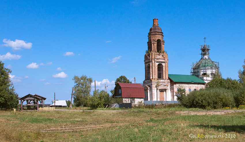 Прискоково. Церковь Рождества Христова. общий вид в ландшафте