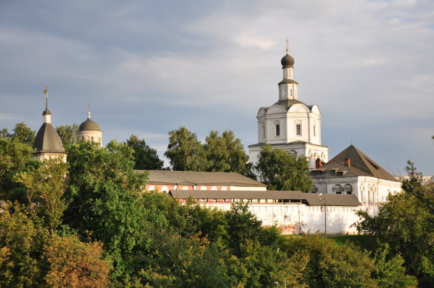Таганский. Спасо-Андроников монастырь. общий вид в ландшафте